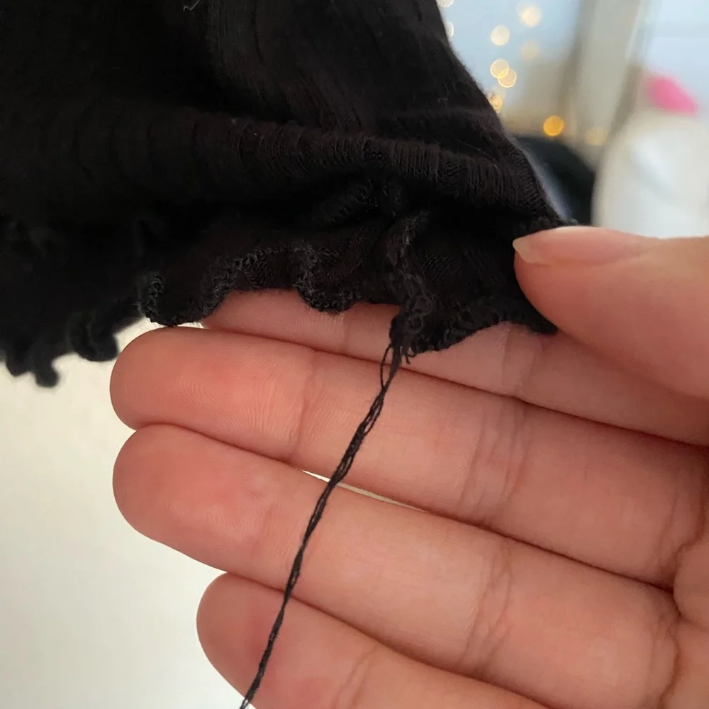 Simple button crop tee - Picture 3 of 3